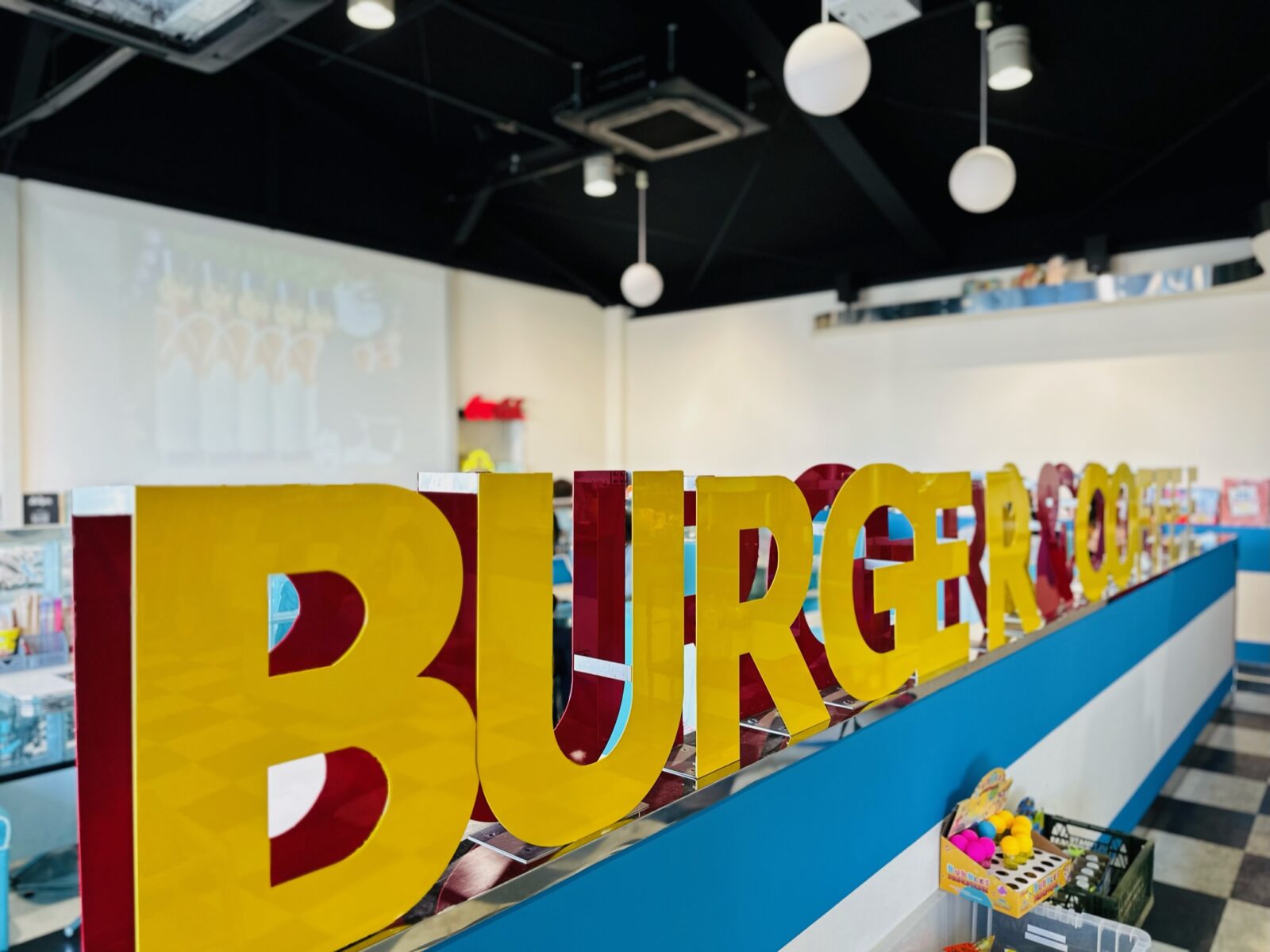 BUUU’S BURGER｜選べるドリンクが楽しい本格バーガー店！